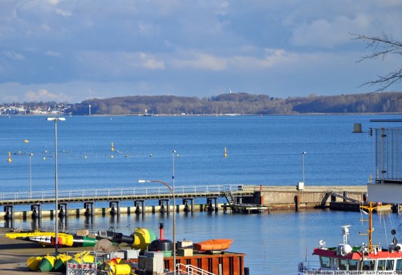 Mit herrlichem Blick auf die Kieler Förde